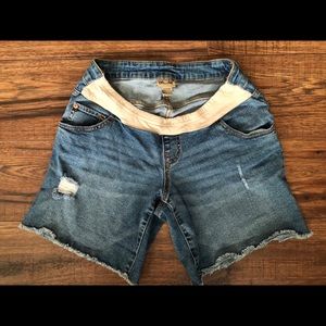 Maternity shorts